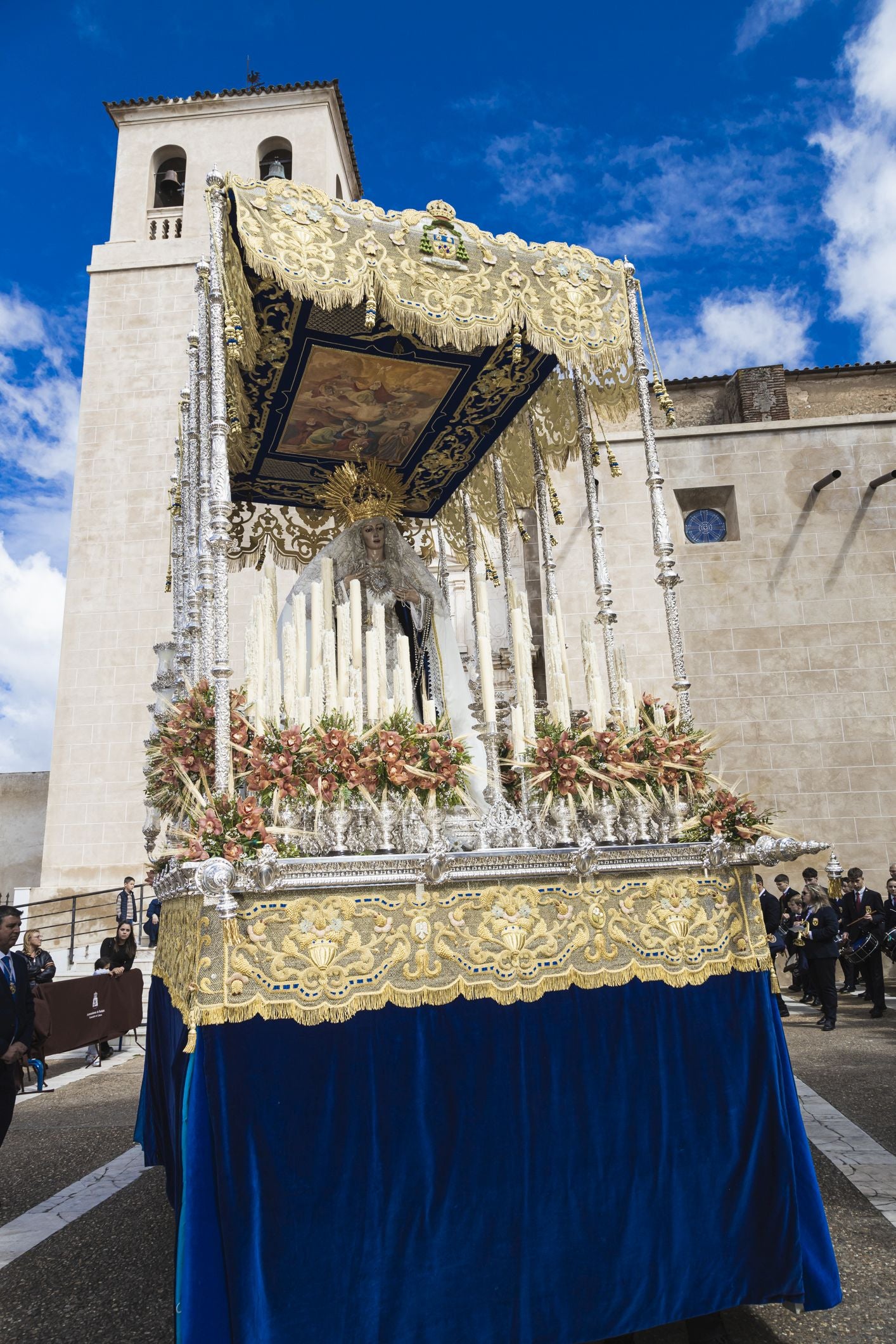Fotos | Así ha sido la procesión de la Hermandad del Resucitado
