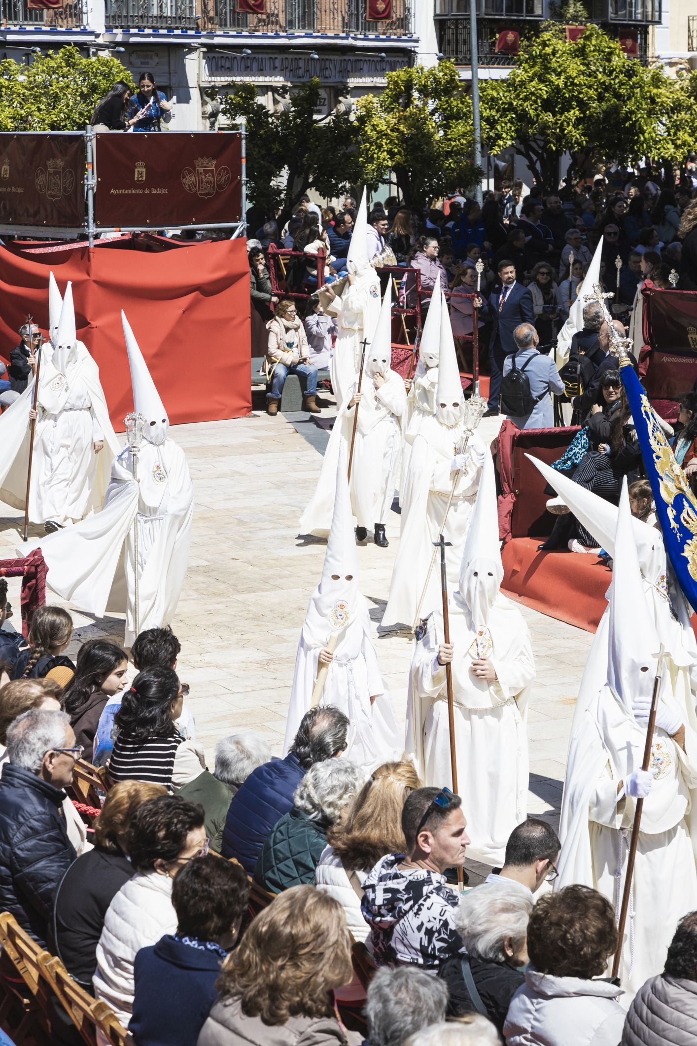 Fotos | Así ha sido la procesión de la Hermandad del Resucitado