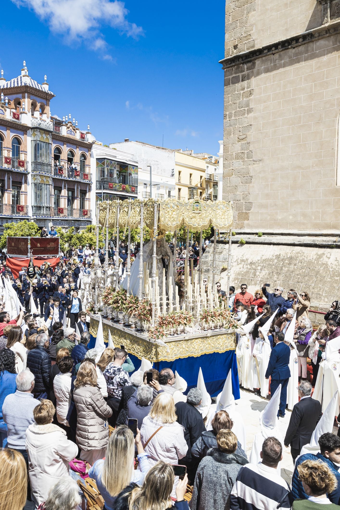 Fotos | Así ha sido la procesión de la Hermandad del Resucitado