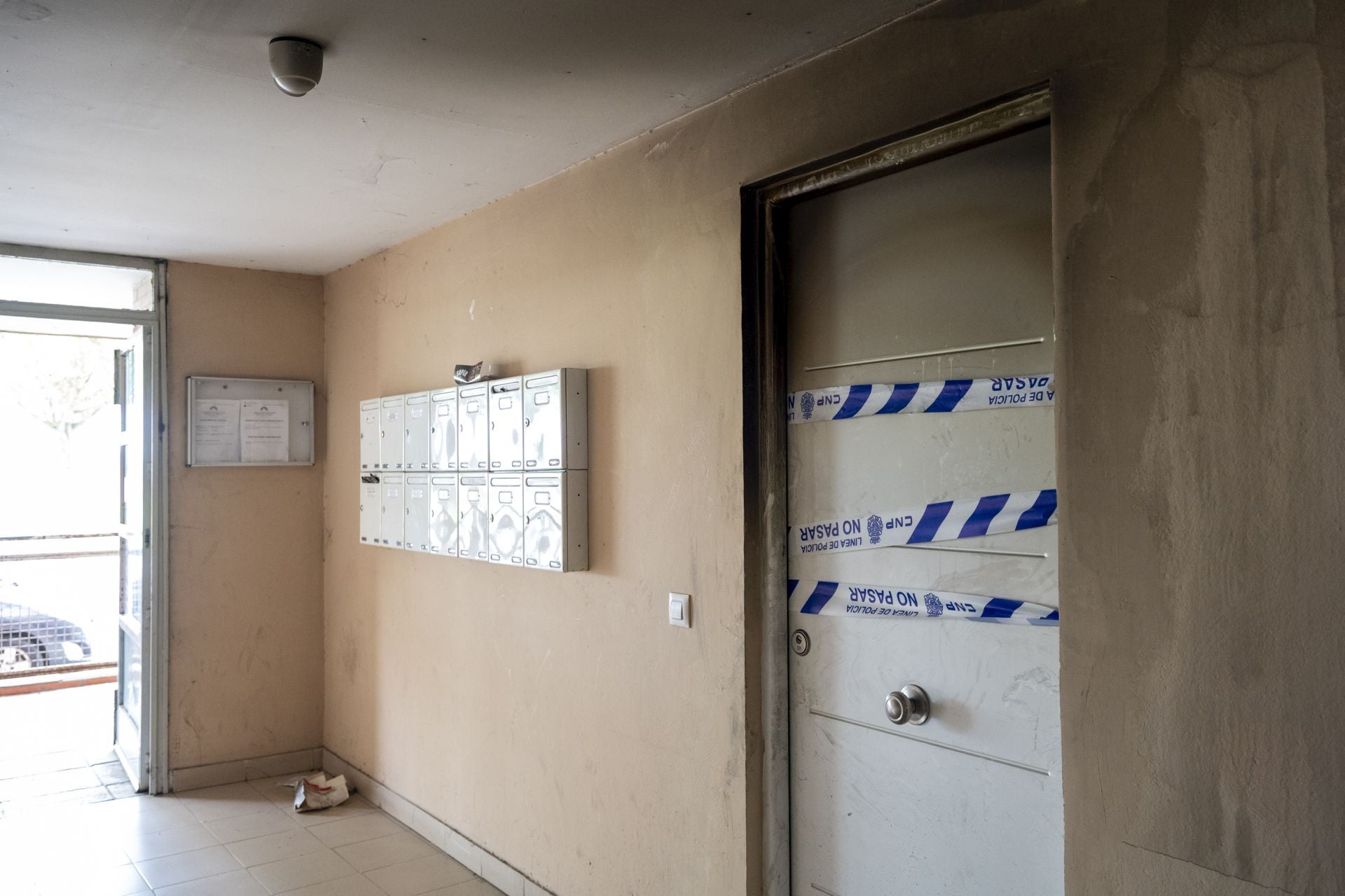 Así ha quedado la vivienda tras el incendio en el que han muerto dos perros