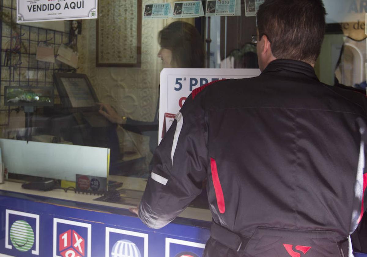 Dos afortunados se llevan más de 68.000 euros en La Primitiva del lunes