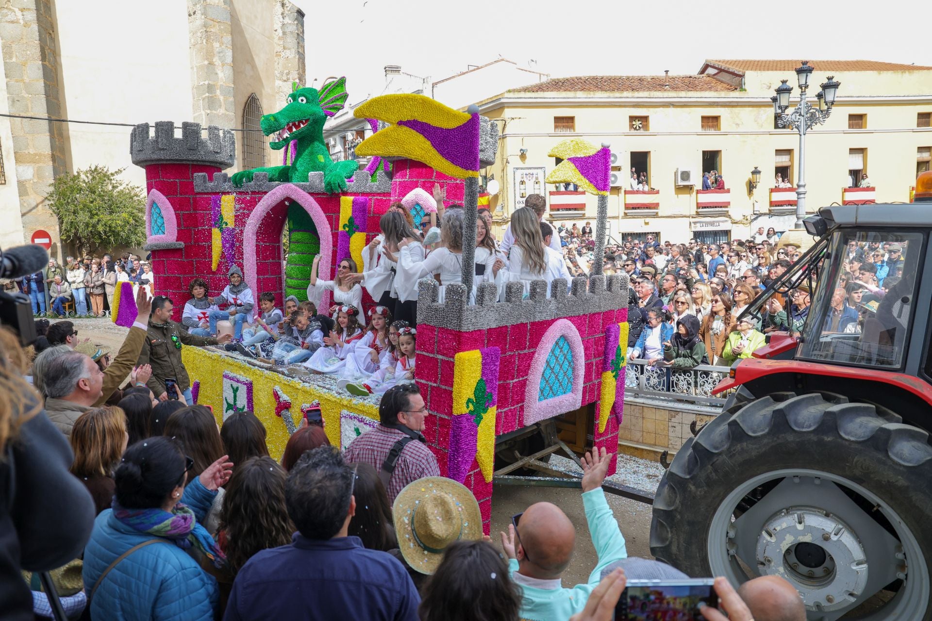 Fotos: Desfile de carrozas de la romería de Piedraescrita de Campanario