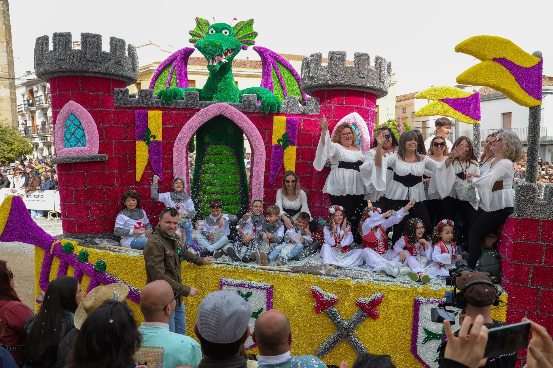 Fotos: Desfile de carrozas de la romería de Piedraescrita de Campanario