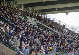Afición del Cacereño.