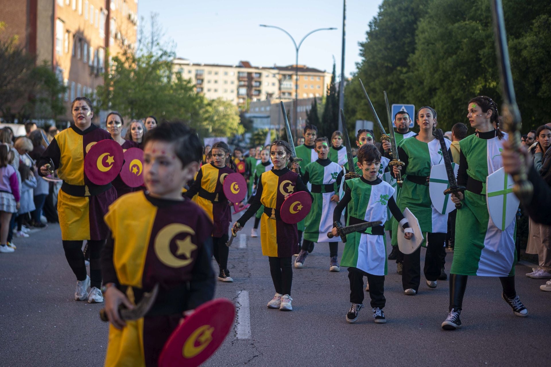 El desfile de San Jorge de Cáceres, en imágenes