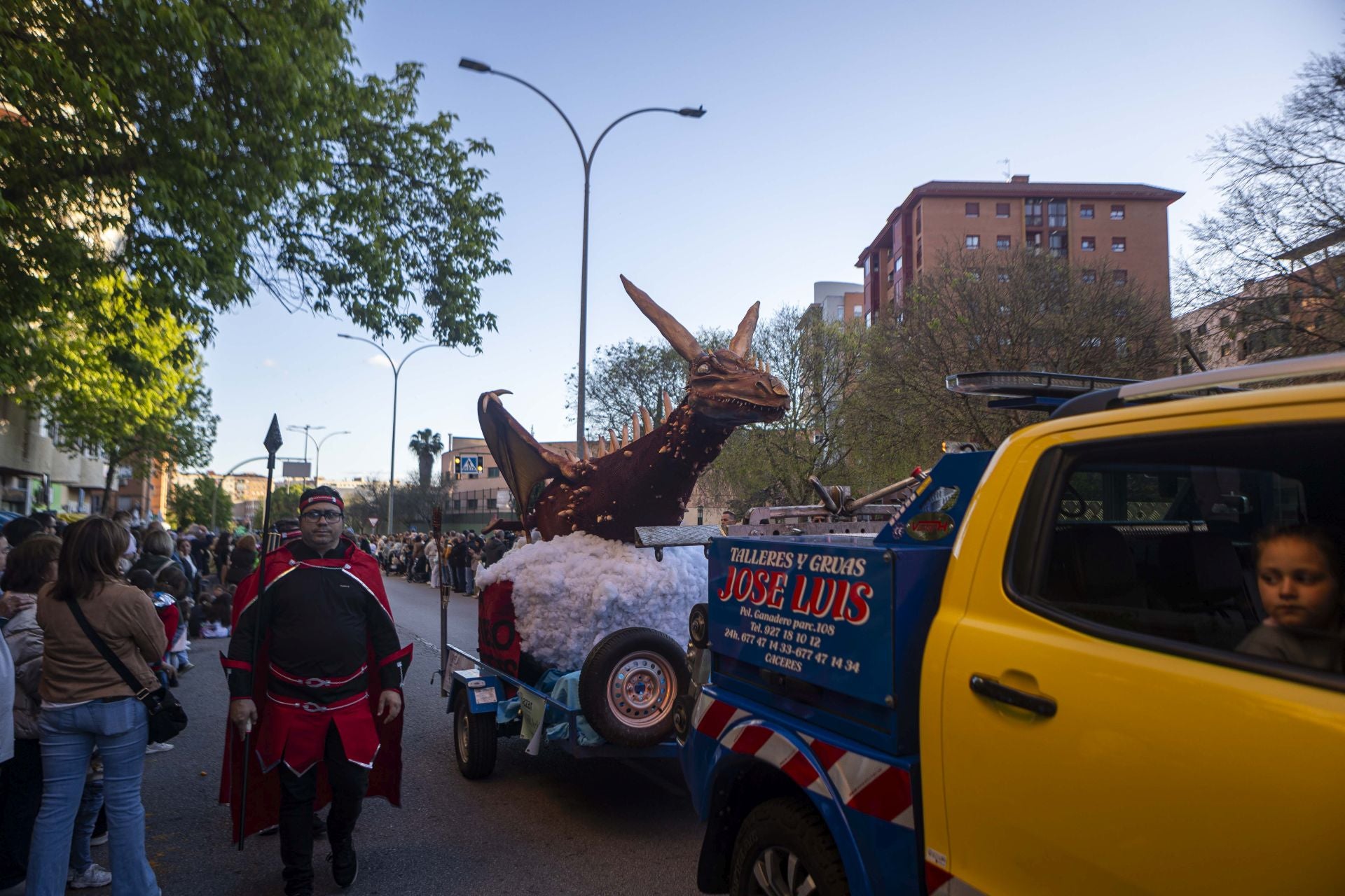El desfile de San Jorge de Cáceres, en imágenes