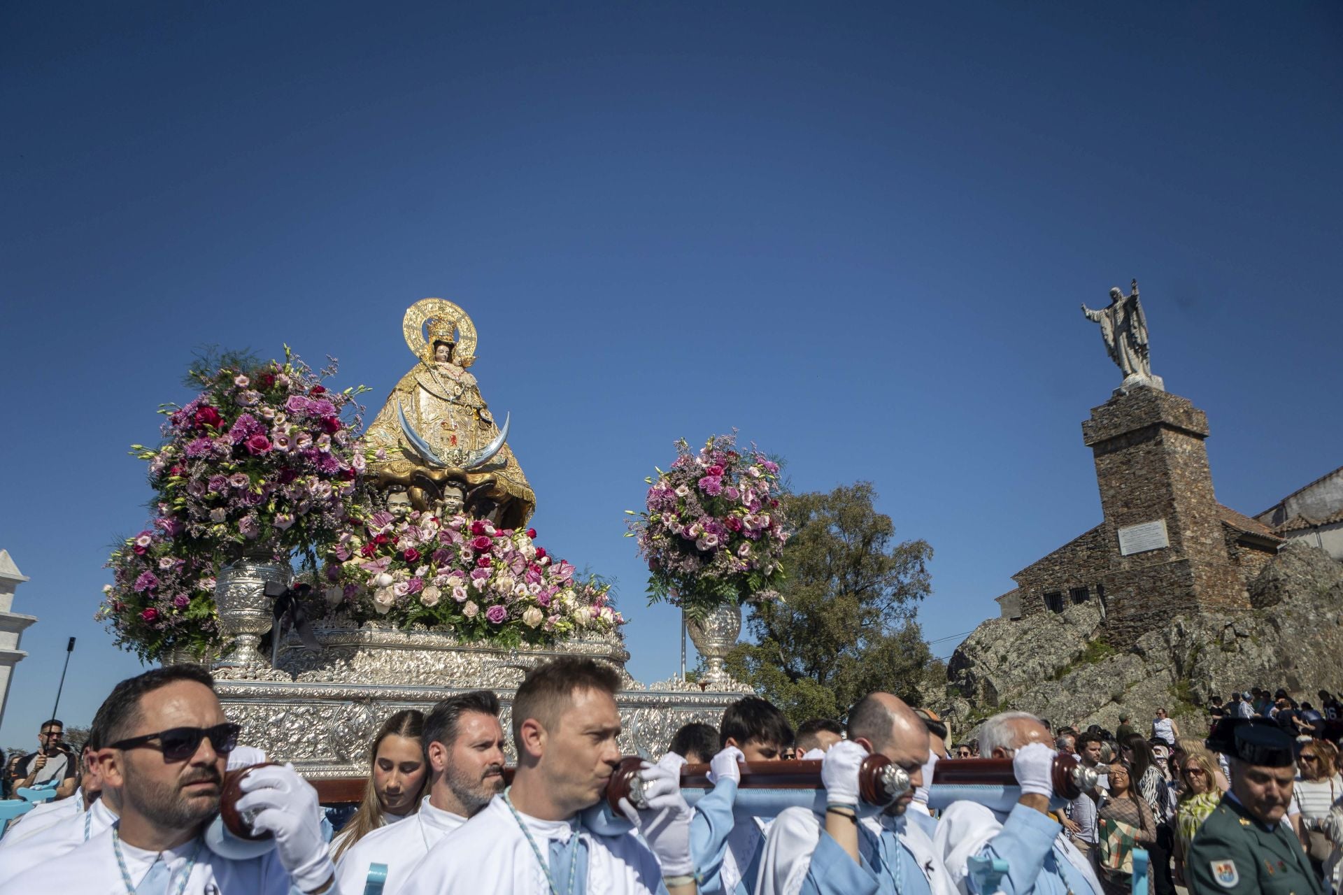 La bajada de la Virgen de la Montaña a la ciudad, en imágenes