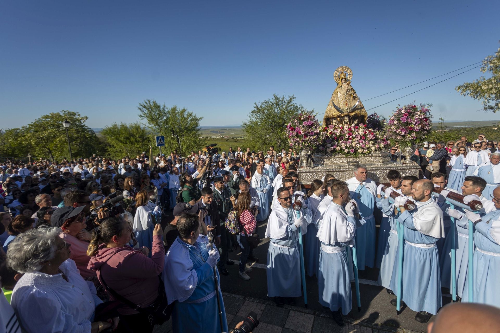 La bajada de la Virgen de la Montaña a la ciudad, en imágenes