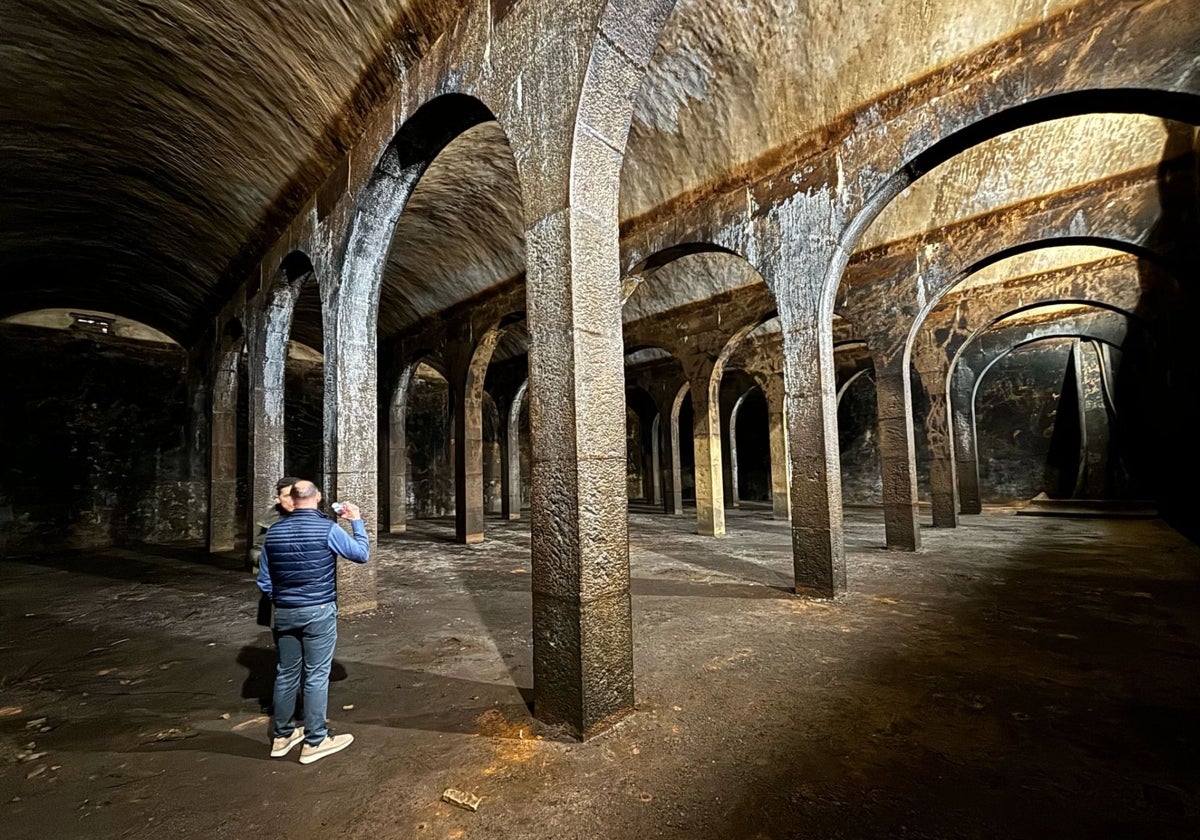 La Asamblea regional pide al Gobierno que use el aljibe de Badajoz para ampliar el Museo Arqueológico