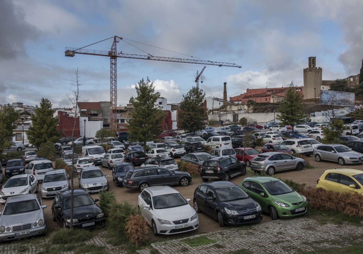 Revientan los cristales y roban en siete coches aparcados en el Casco Antiguo de Badajoz