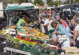 Mercadillo de Cáceres, el de mayor afluencia de la región según el presidente de la asociación regional.