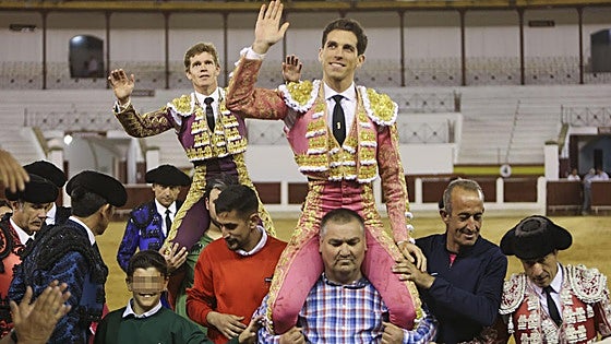 Borja Jiménez y Ginés Marín, a hombros en Mérida