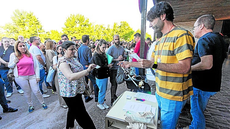 Sin reloj y móvil en la prueba de listas extraordinarias docentes