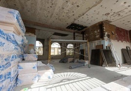 Foto del estado actual del centro de salud Plaza de Argel de Cáceres, en plenas obras de reforma.
