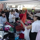 Mercadillo esta mañana en Badajoz, donde todo funciona sin electricidad.