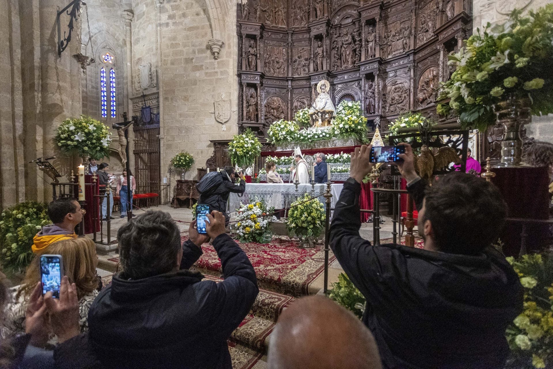 La presentación de los niños ante la Virgen de la Montaña, en imágenes