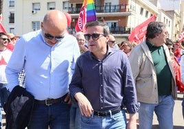 Juan Ramón Ferreira, Miguel Ángel Gallardo y José María Vergeles, esta mañana en la manifestación del Primero de Mayo en Mérida.