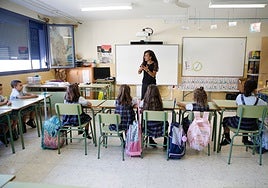 Alumnos el primer día de colegio el curso pasado en un centro educativo de la región.