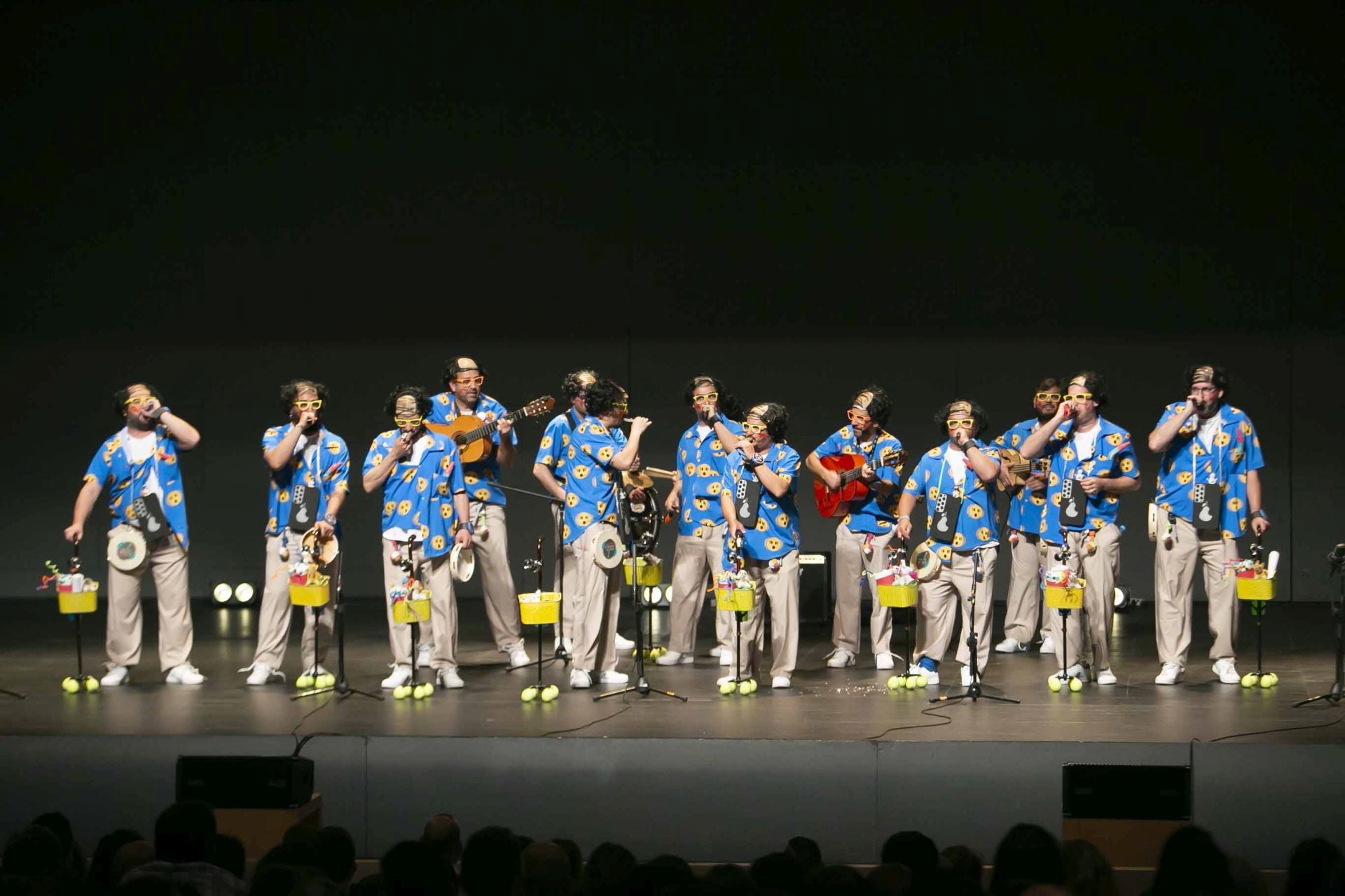 Las mejores imágenes de la actuación en Mérida de &#039;Los Calaíta&#039;, ganadores del Carnaval de Cádiz 2025