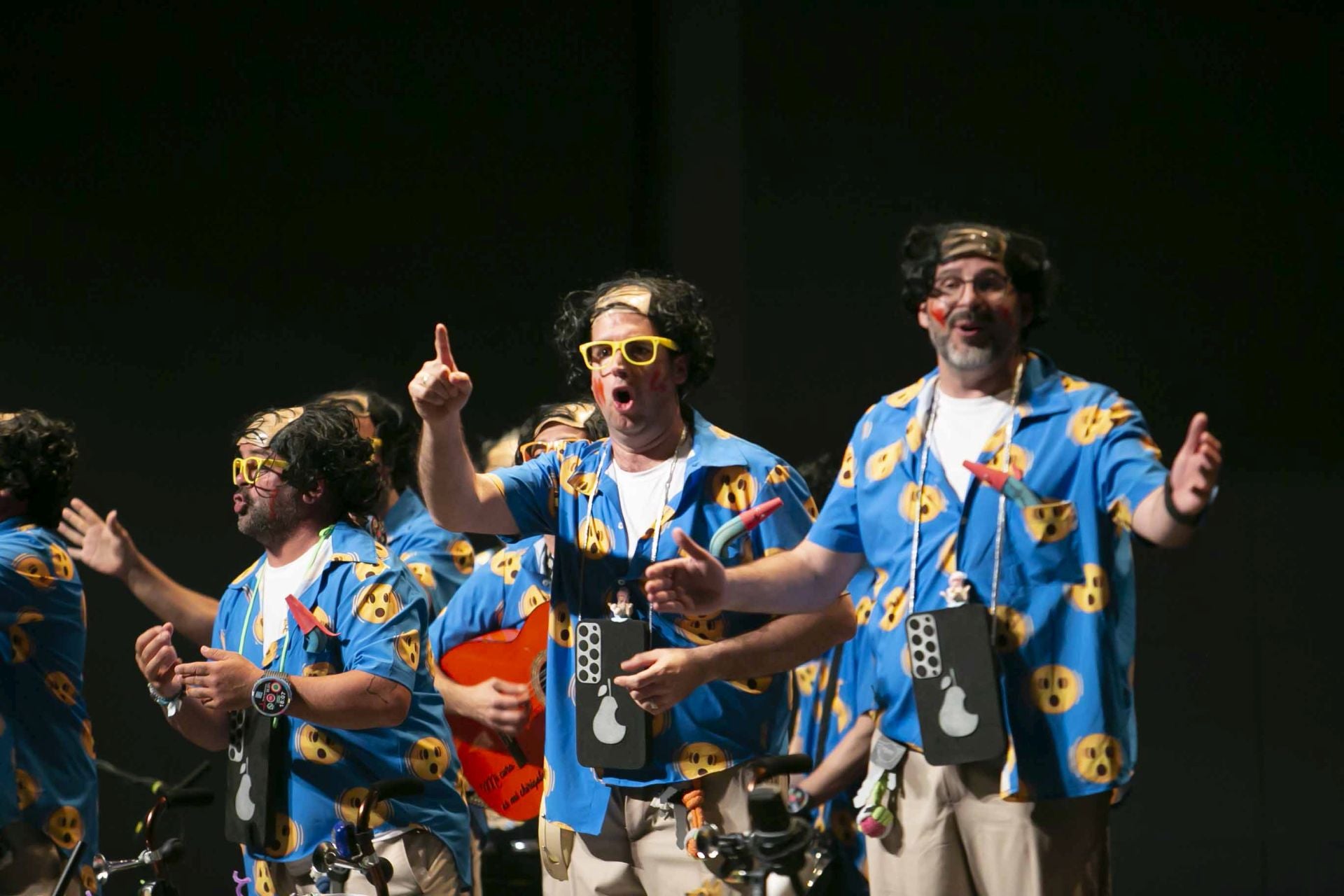 Las mejores imágenes de la actuación en Mérida de &#039;Los Calaíta&#039;, ganadores del Carnaval de Cádiz 2025