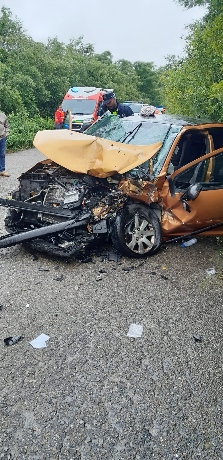 Fotos | Así han quedado los vehículo tras el choque frontal en Talayuela
