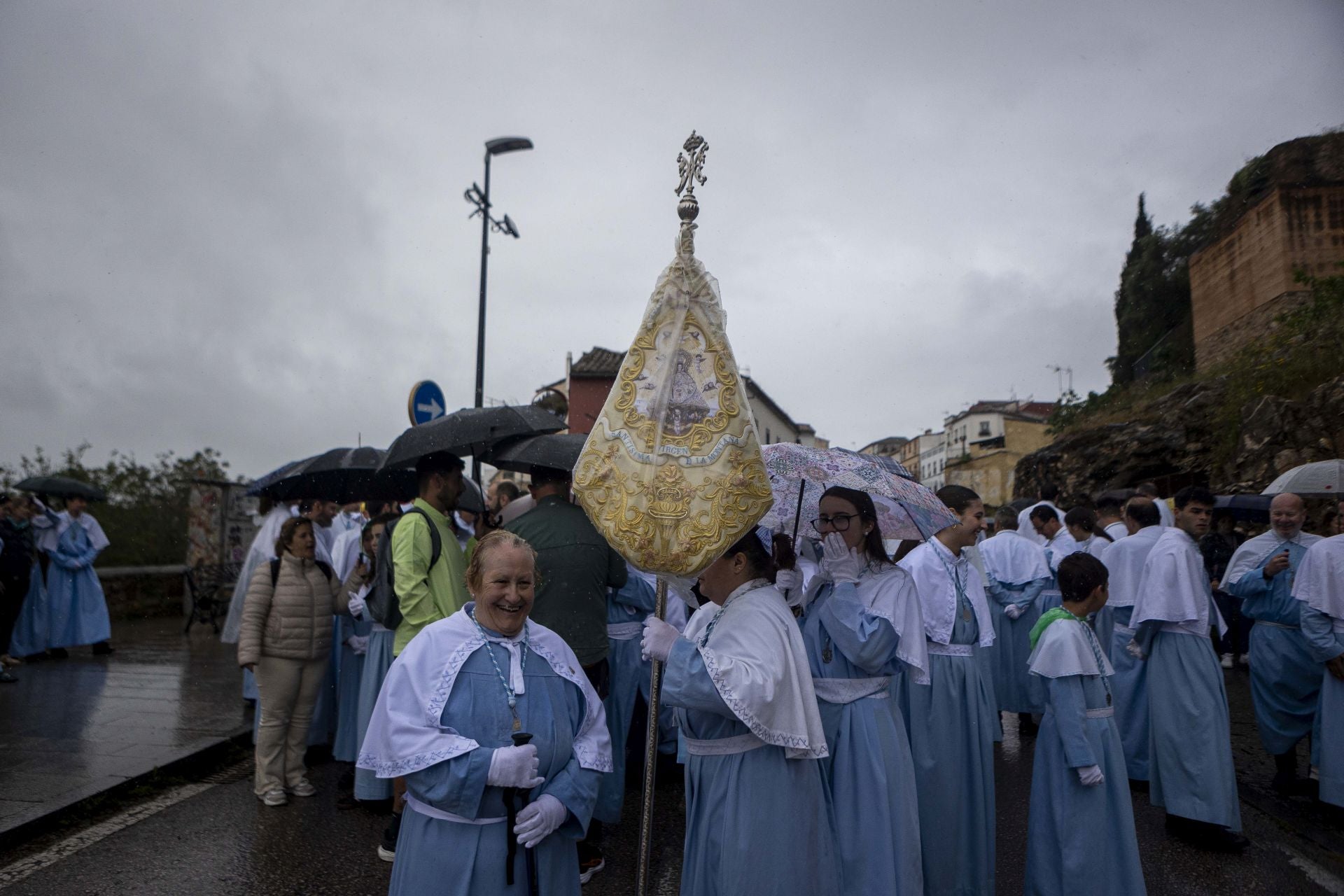 El regreso de la patrona de Cáceres a su santuario, en imágenes