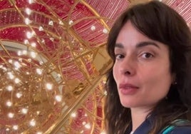 Marina Conde paseó por el museo disfrutando de las numerosas obras de arte que alberga.