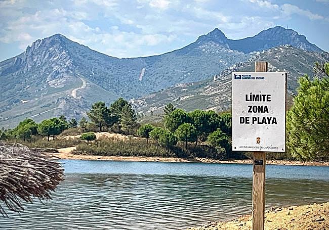 La playa de Cancho del Fresno, en Cañamero, con bandera azul desde 2023