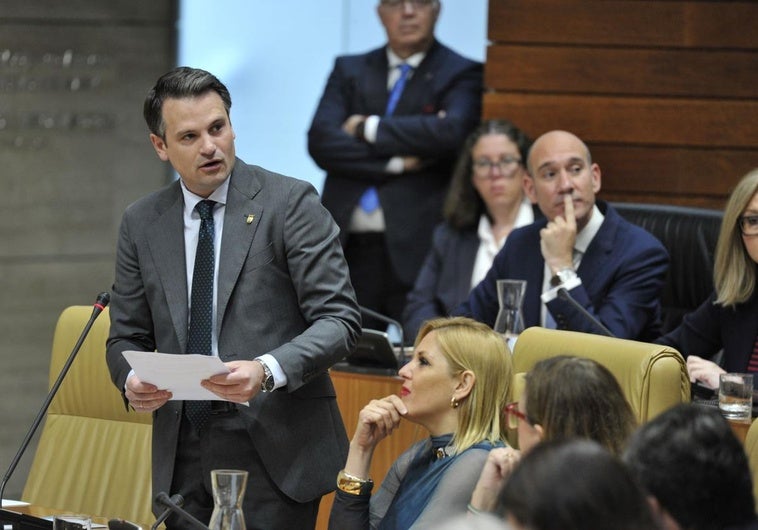 La Junta sostiene que se mantuvo al frente de la gestión del apagón pese a ceder el mando al Gobierno