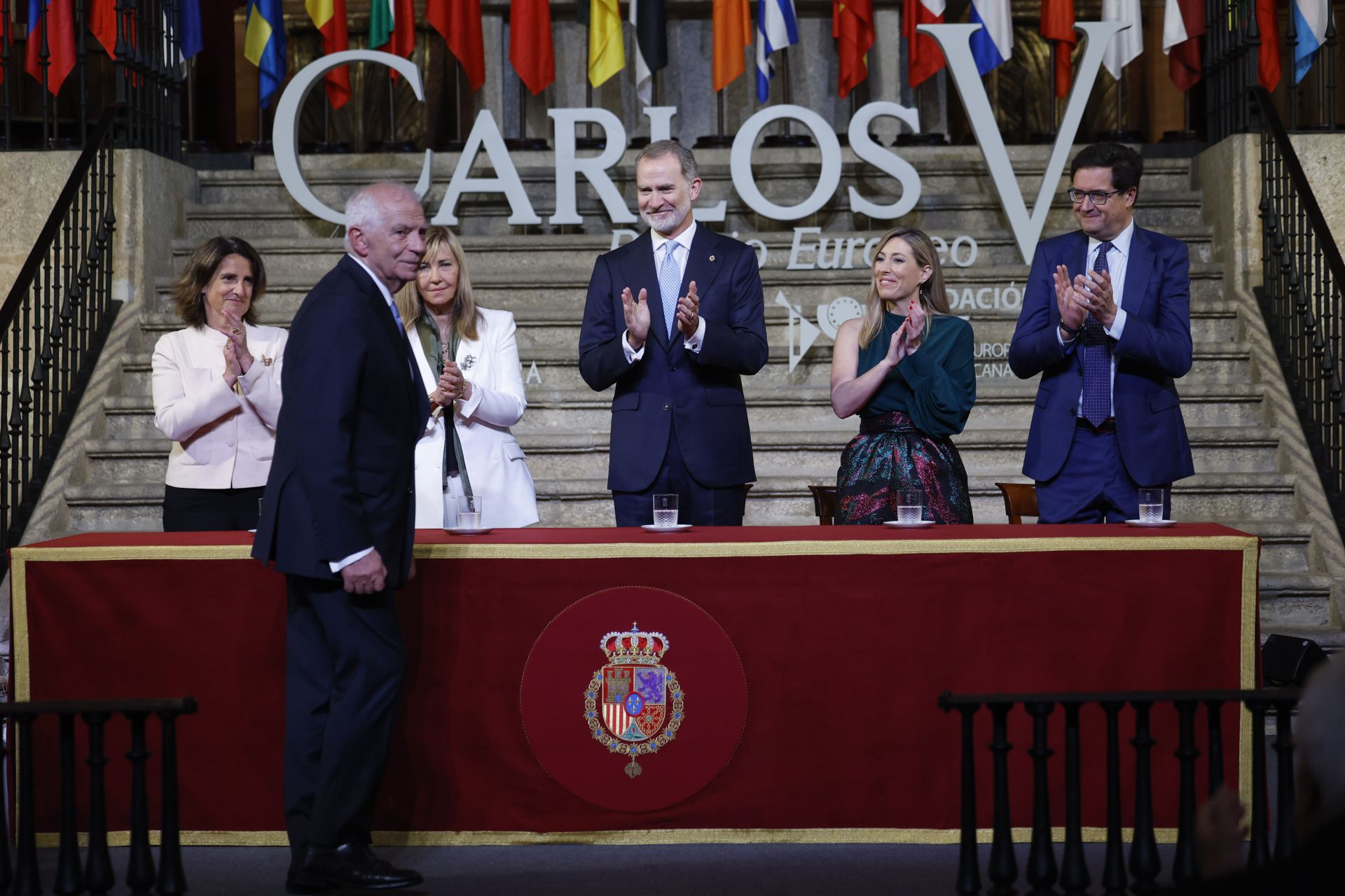 Fotos | Felipe VI preside la entrega del Premio Carlos Yuste a Josep Borrell