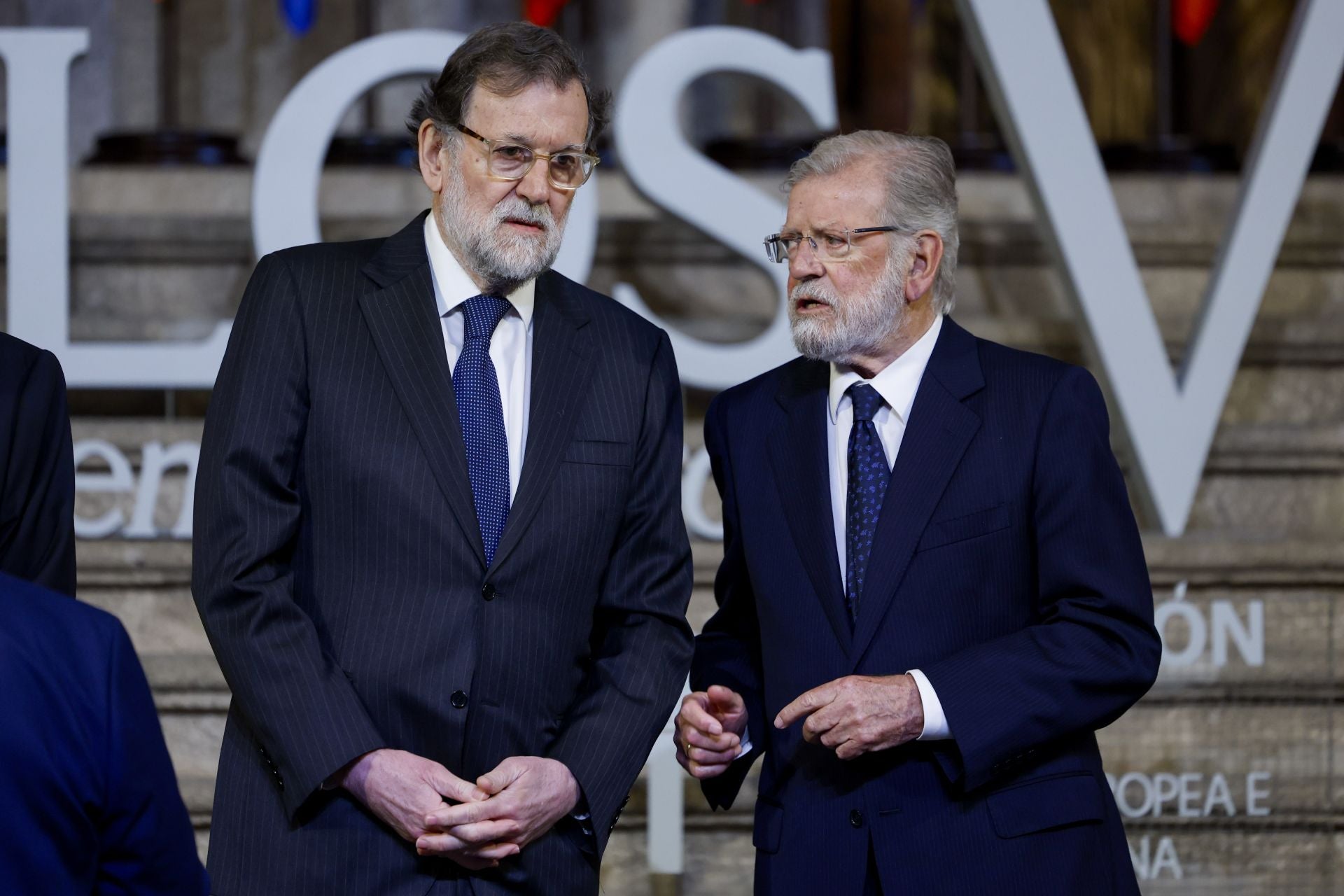 Fotos | Felipe VI preside la entrega del Premio Carlos Yuste a Josep Borrell