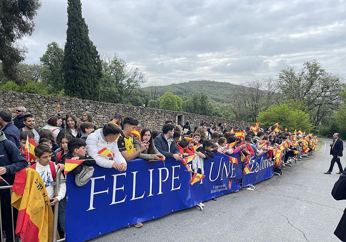Fotos | Felipe VI preside la entrega del Premio Carlos Yuste a Josep Borrell