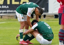 Isaac intenta consolar a Pau Palacín.