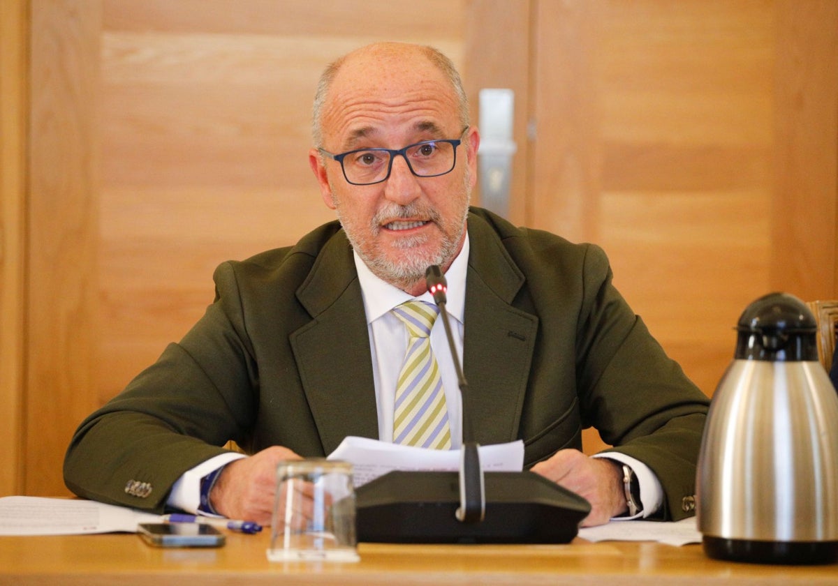 El concejal de Urbanismo, Tirso Leal, durante un pleno en una imagen de archivo.
