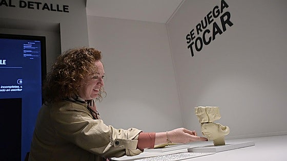 Los 'rostros del Turuñuelo' se pueden tocar en el Museo Arqueológico de Badajoz