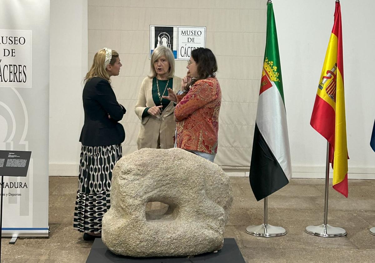 El Museo de Cáceres exhibe el verraco vetón en posición de defensa hallado en Valdecañas
