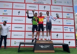 Pedro Sánchez Cidoncha en el segundo cajón del podio de Master 40.