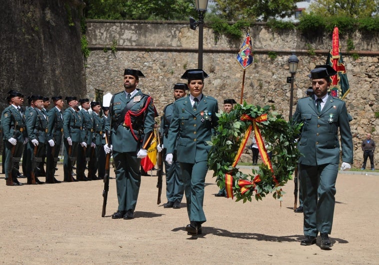 La Guardia civil celebra el 181 aniversario de su fundación en el Parque de los Sitios de Badajoz