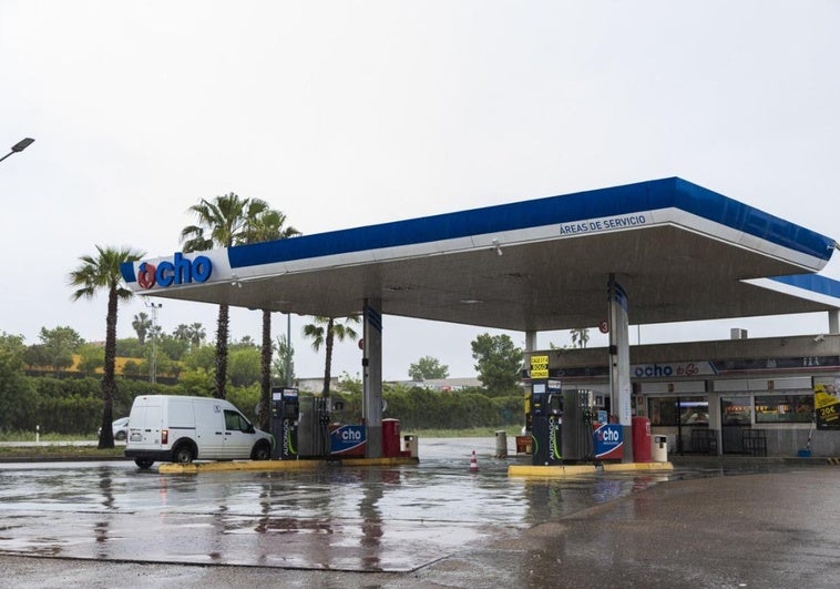 Cinco miembros de una familia, a juicio por robar 31.500 litros de combustible en una gasolinera de Badajoz