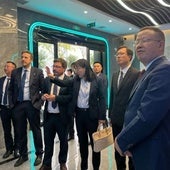 Visita de una delegación del Gobierno regional a la planta de Hunan Yuneng en China.