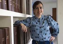 La periodista Cristina Núñez, en la delegación de HOY en Cáceres.
