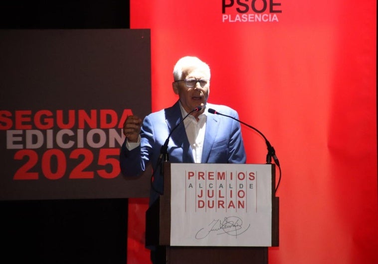 Garzón reclama memoria y justicia social en los Premios Julio Durán