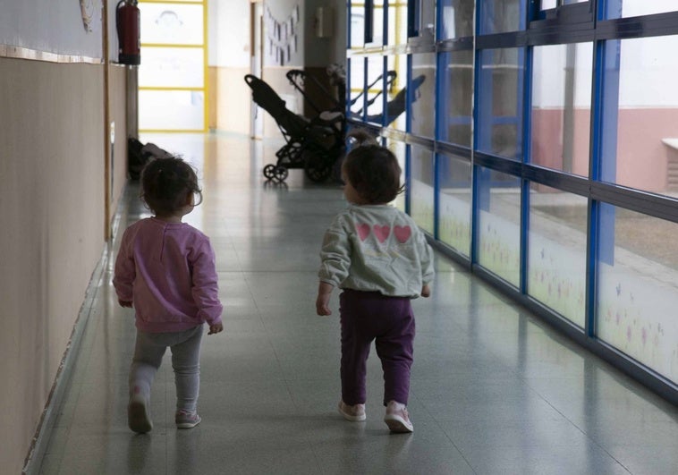 La Consejería de Salud dedicará un millón de euros al cheque-bebé sin tope de renta