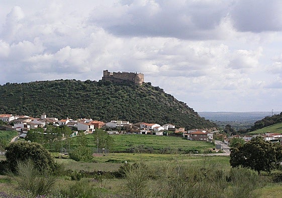 Castillo de Portezuelo, en el Valle del Alagón y uno en los que está ahora interviniendo la Junta.