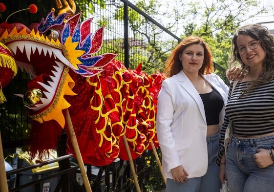 Marta Lorenzo e Irene Martín han escrito a cuatro manos el libro 'Alma Oscura'.