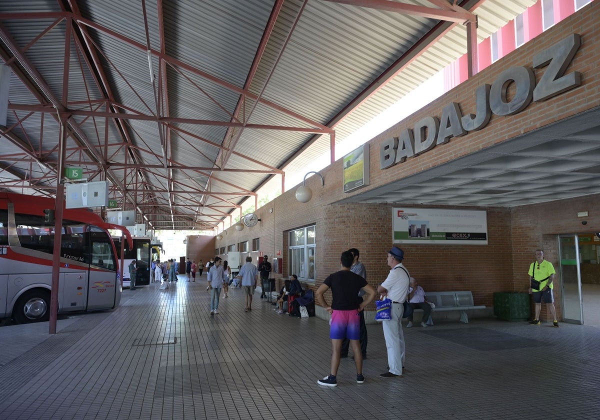 La Junta de Extremadura garantiza la gratuidad del transporte por autobús en 2025
