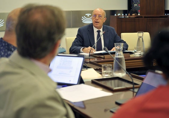 Domingo Expósito, director general de Función Pública, en una anterior comparecencia en la Asamblea.