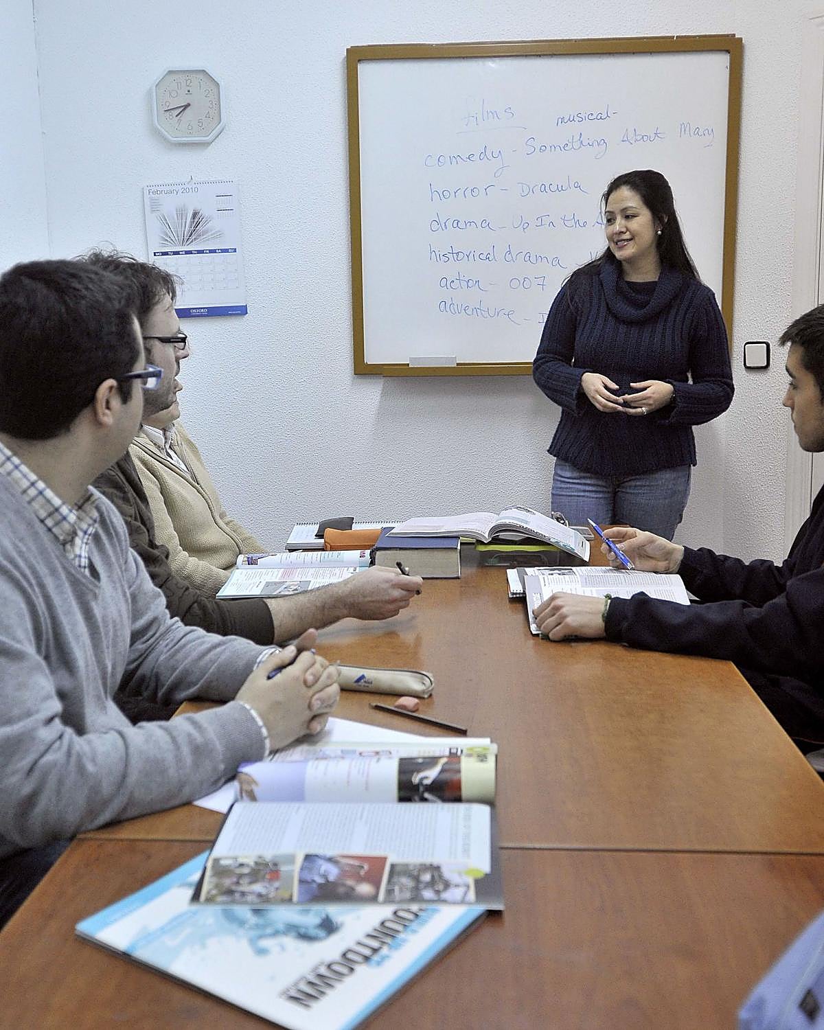 Clase en una academia de inglés extremeña.