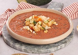 Gazpacho de tomate, pepino y pimientos