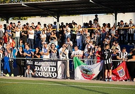 La afición del Badajoz siempre ha acompañado a su equipo en sus desplazamientos.